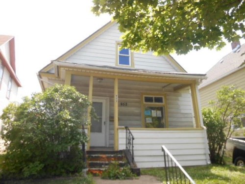 952 Western Ave