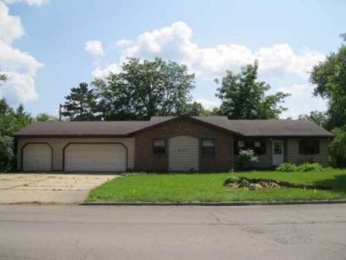 1905 Memorial Dr W
