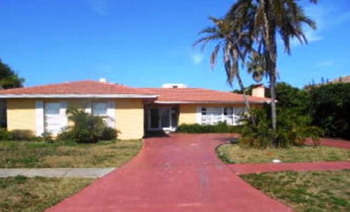 696 Snug Isle