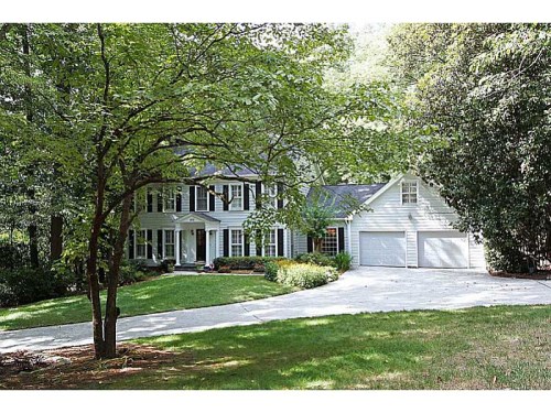 895 Edgewater Drive