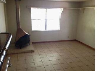 1612 Warren Lane