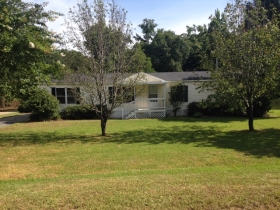 512 Hillside Circle