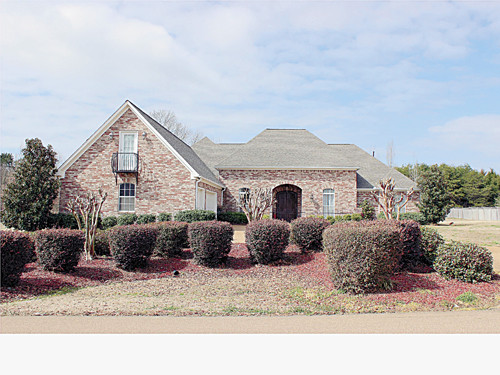 106 LAWRENCE DR