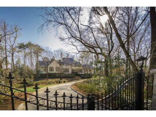 300 Valley Road