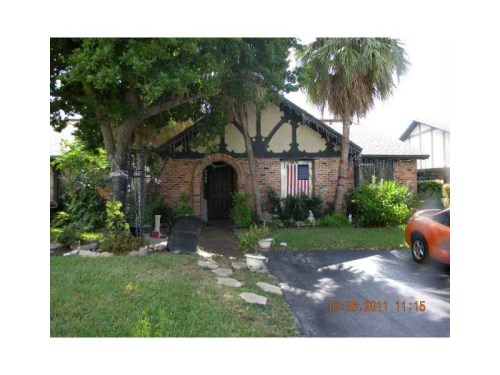 9205 NW 49 PL