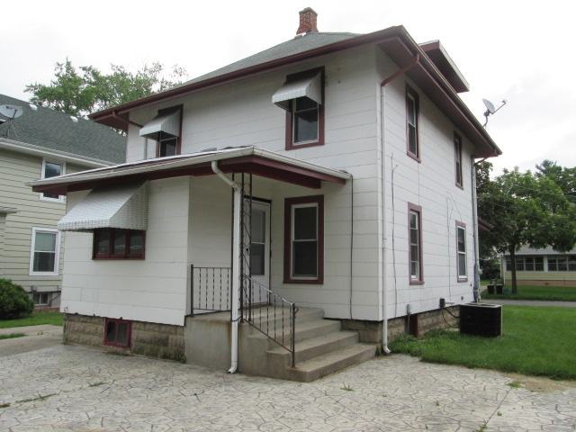 920 Hackett St