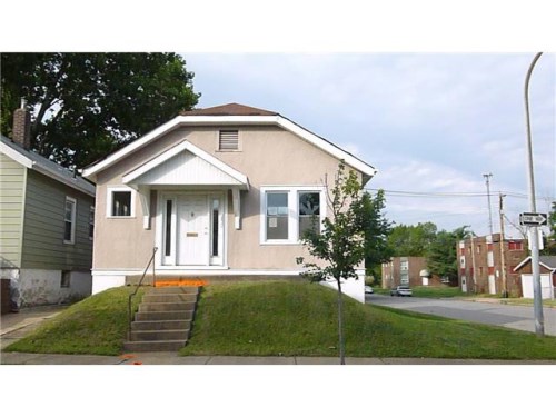 3832 Neosho St
