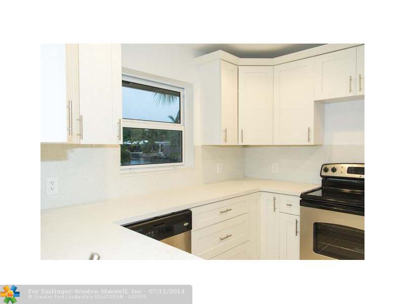 3345 NE 18TH TER