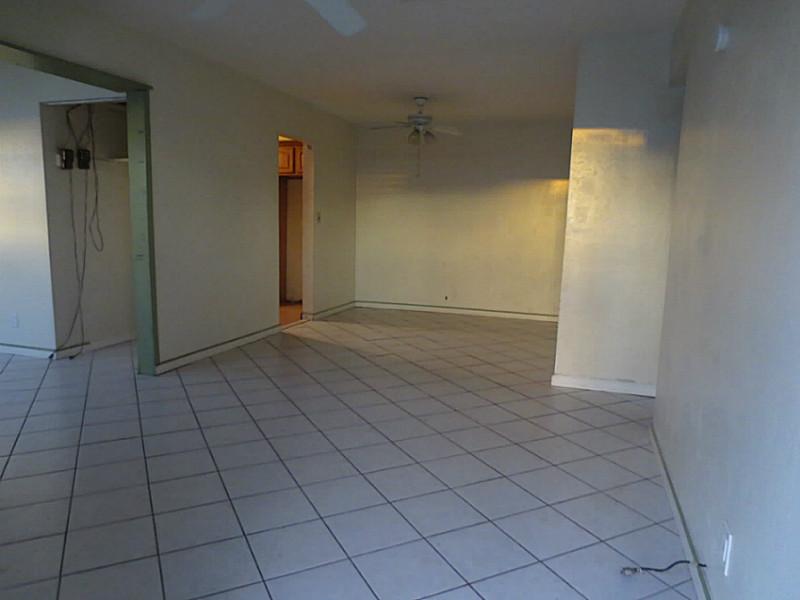 4160 NW 11 AV