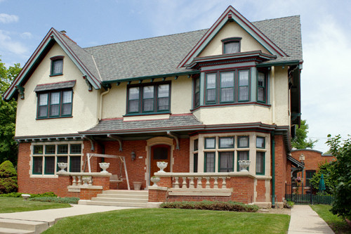 2808 e Kenwood Blvd