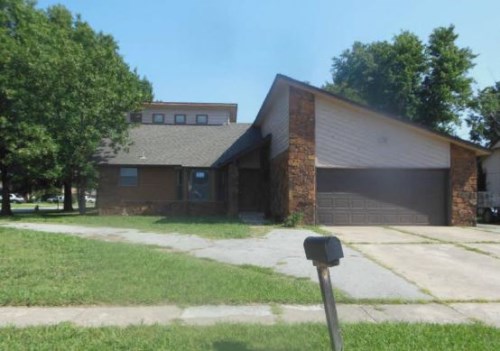2977 W 115th Pl