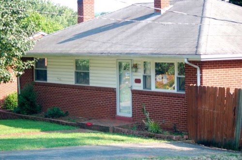 1021 Estates Rd S E