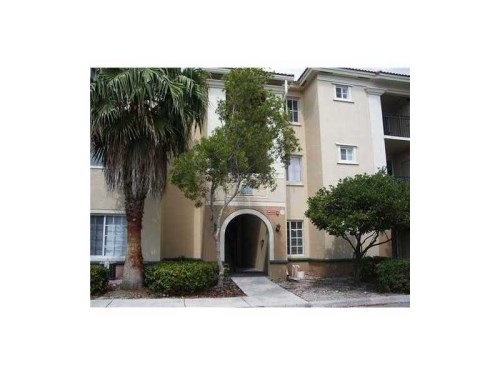 2451 CENTERGATE DR # 305