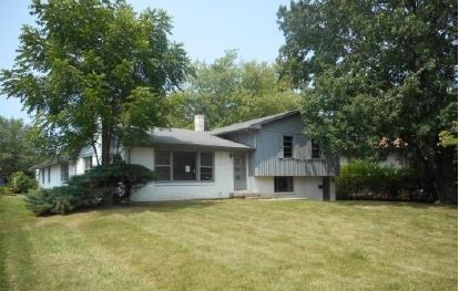 2700 Redbud Ln