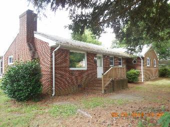 102 Maxwell Ln