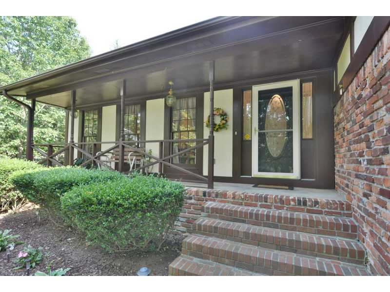 2807 Fontainebleau Drive