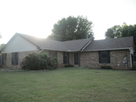 525 Old English Rd
