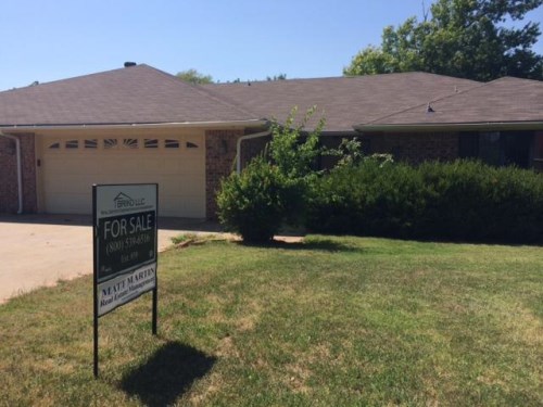 1555 E Lakin Ter