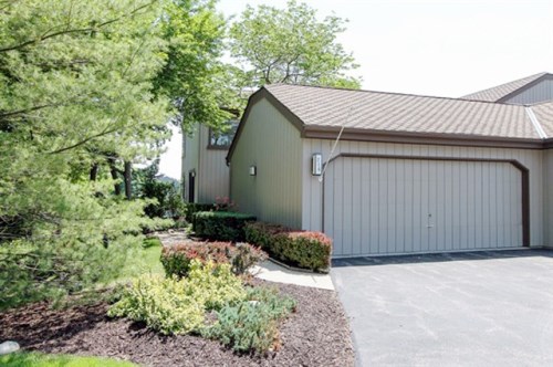 216 BLUFF Court