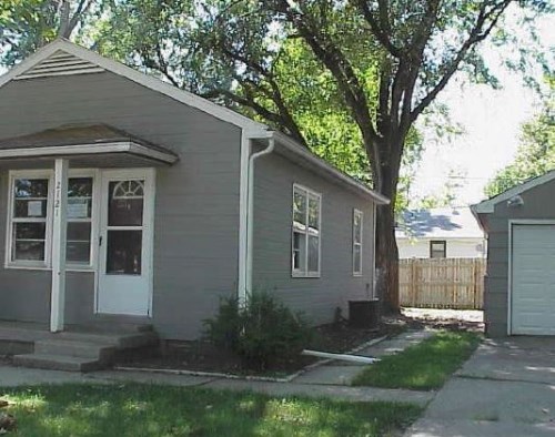 2121 Green Ave