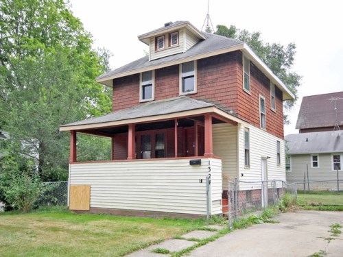 1324 Lay Blvd