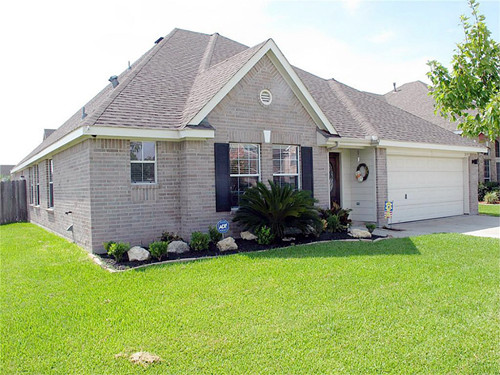 2313 Neches Dr