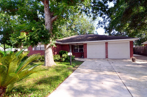 121 MOCKINGBIRD LN