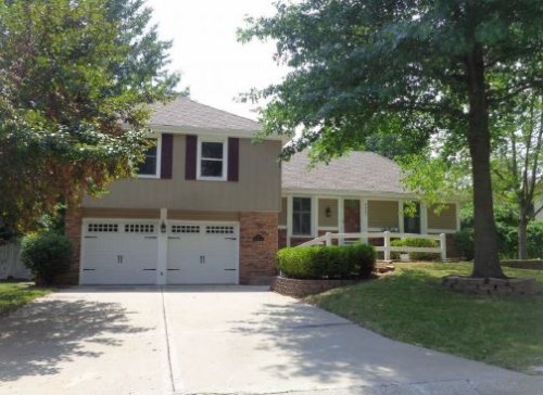1117 NE Oak Tree Dr
