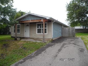 945 Camden Ln