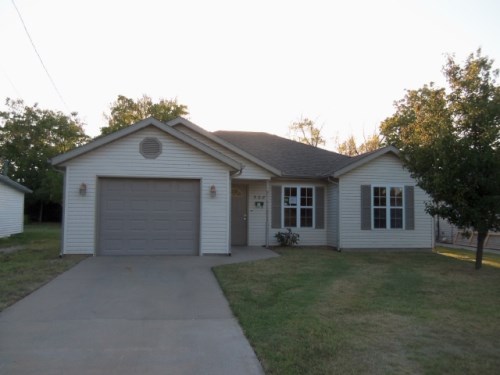 408 N Mccoy Ave
