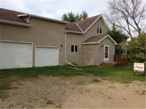 208 River Dr