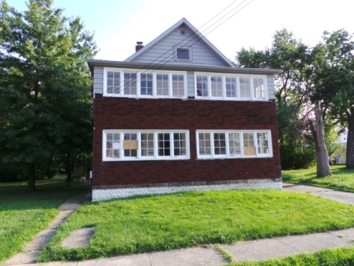 13621 Kirton Ave