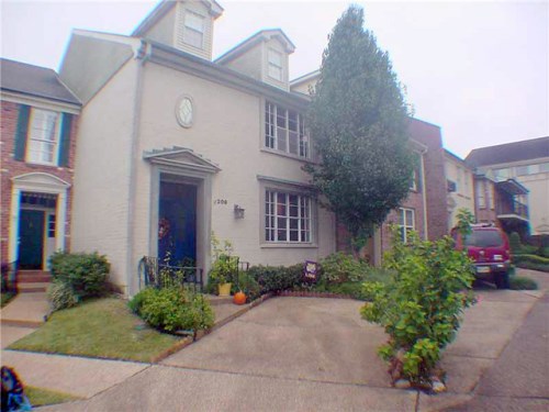 208 RUE ST PETER ST