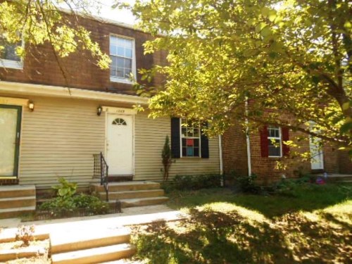 1869 Eagle Court Unit 4