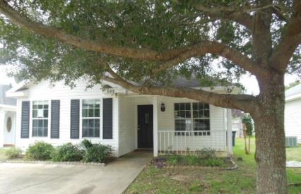 608 W. Chase Ct South