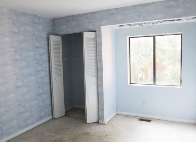 10 Lydney Cir