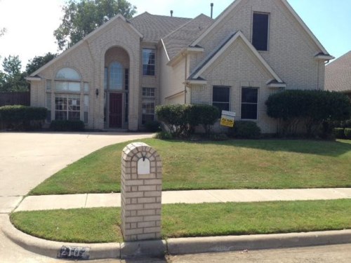2102 Birdwood Cir