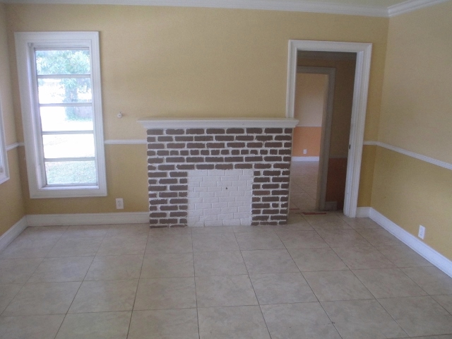 2914 Oswego Ave