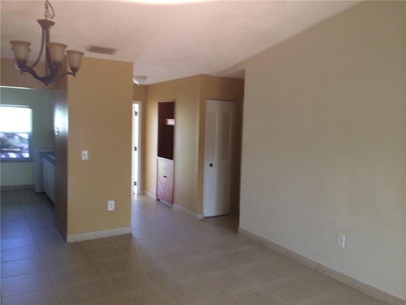 5205 SW 140 PL # 5205