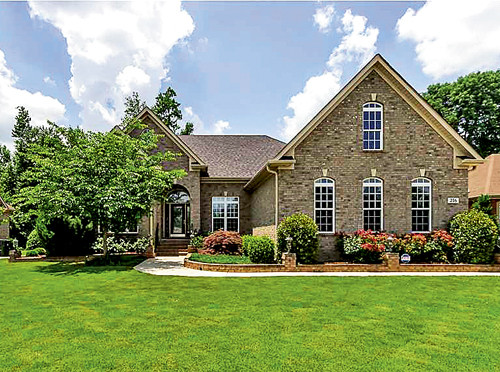 216 Knotting Place