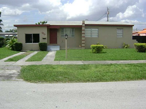 1011 NW 90 ST