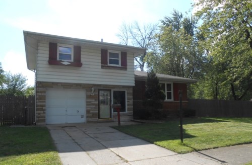 15315 Hamlin Ave