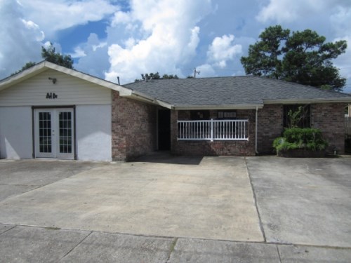 414 Holmes Blvd
