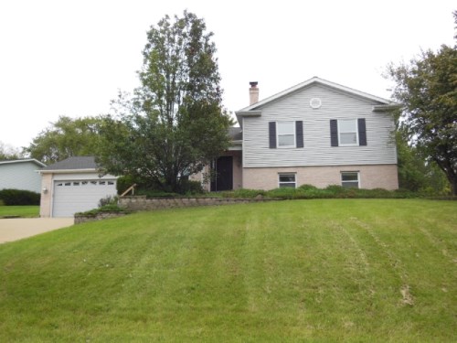 2404 Lakeview Dr