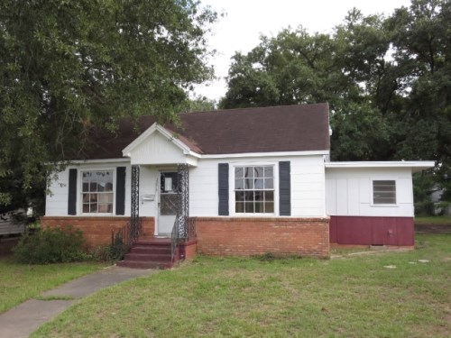 3275 Lancaster St
