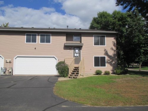 10 B Oak Leaf Ln