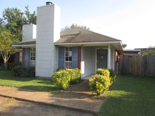 2401 River Oaks Blvd #B