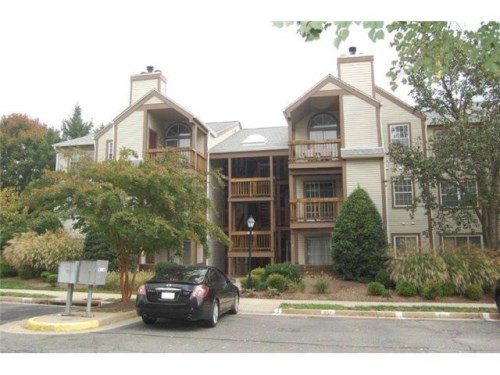 6918 Victoria Dr - Unit J