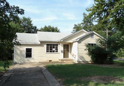 3815 Morris Dr