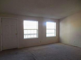2100 Crockett Dr